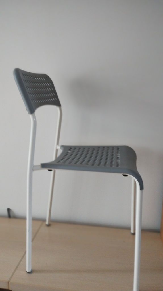 Krzesło szaro białe Ikea ADDE