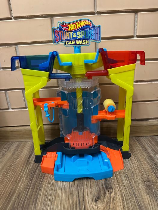 Трек Hot Wheels автомийка Stunt&Splash, хот вілс гараж, парковка