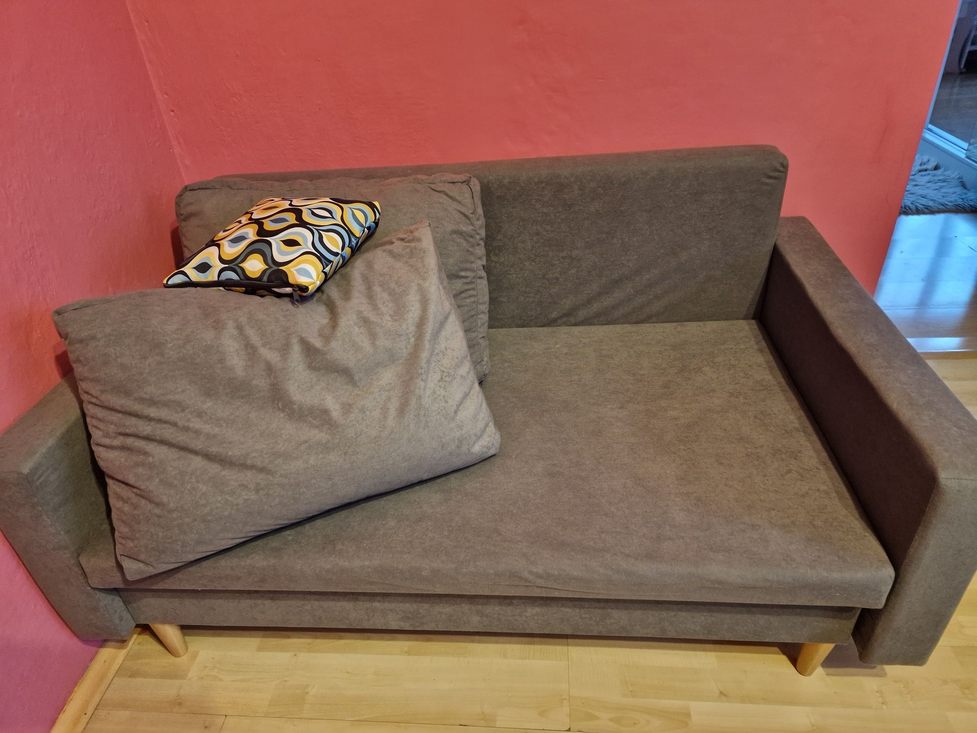 Nowa Sofa Etna z poduszkami