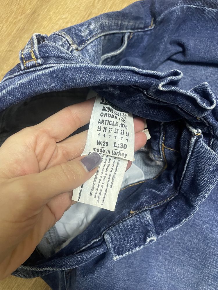 Продам женские джинсы Мом р.25 (р.34) Турция