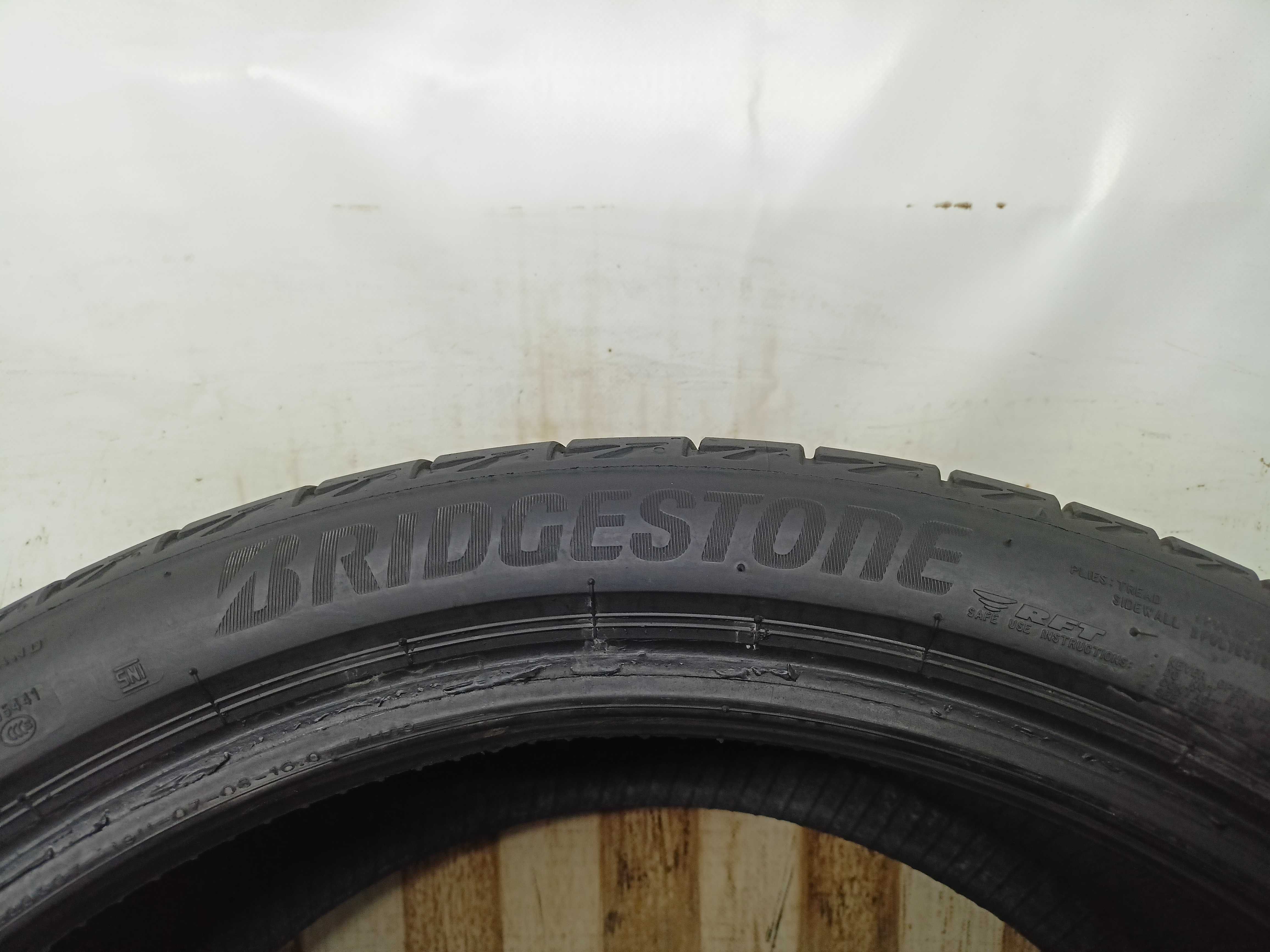 Bridgestone Turanza T005 RSC 255/35/19 23r. 96Y 2x4,8mm (1970)