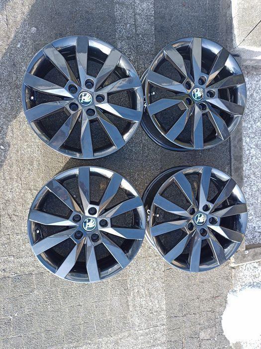OEM 17" Skoda Superb Octavia 5E0 Kodiaq Passat Touran T-ROC CZARNE