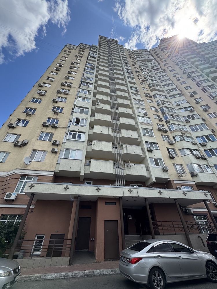 Ексклюзивний продаж! 2к квартира метро Почайна Київ