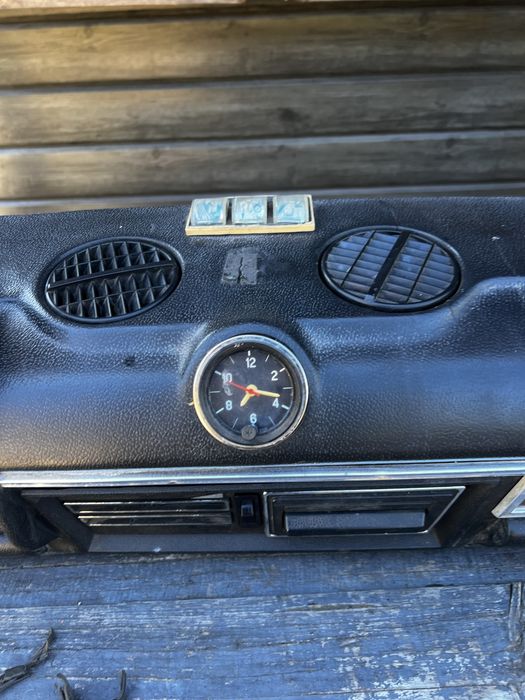 В зборі панель ваз 2106