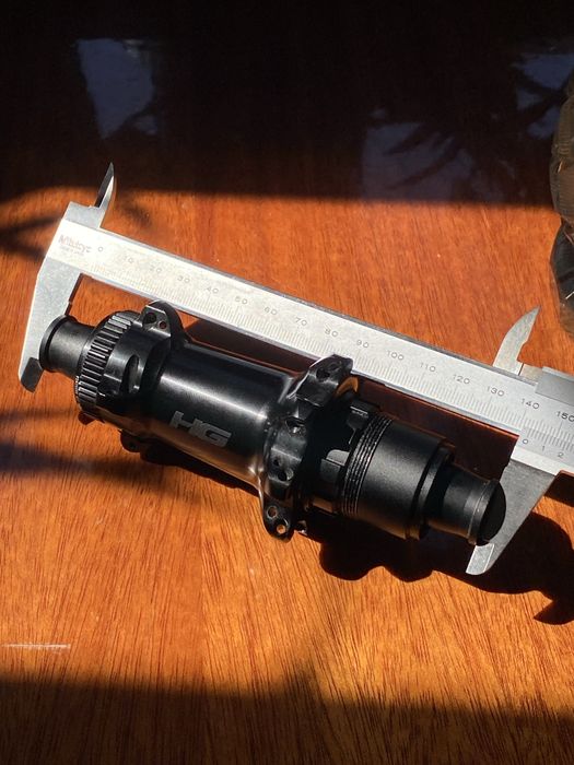 Komplet piast DT Swiss 240 Hollowgram 12x142 straightpull Cannondale