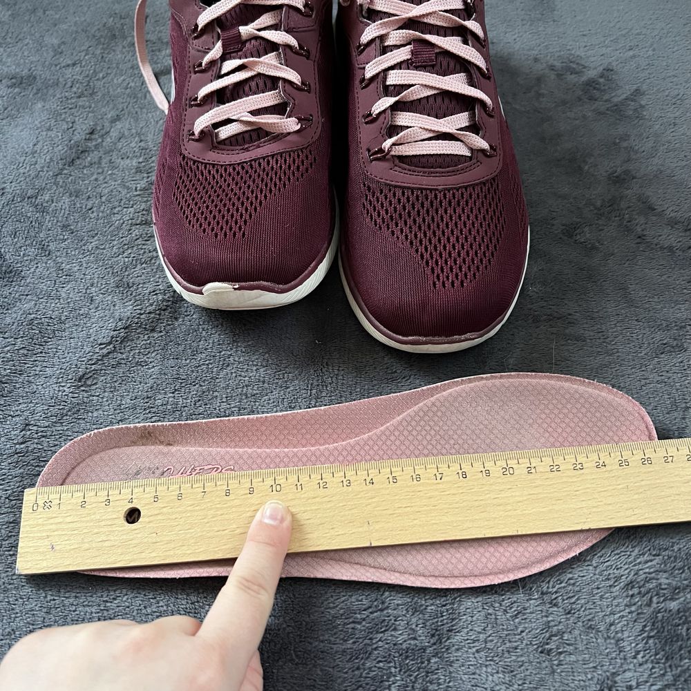 Жіночі кросівки Skechers Lite-weight. P. 40.
