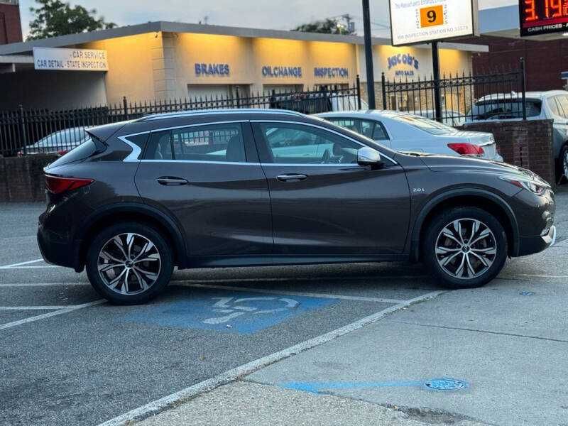 2017 Infiniti QX30