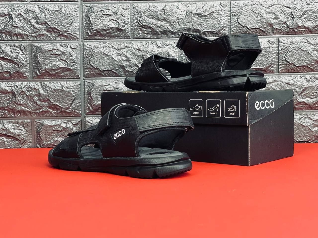 Мужские сандалии чёрного цвета на липучке ECCO 40-45