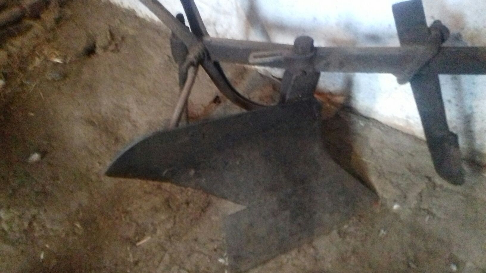 Плуг кінський з колісницею
