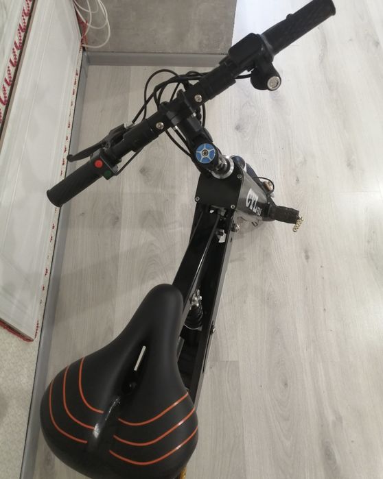 Продам електросамокат