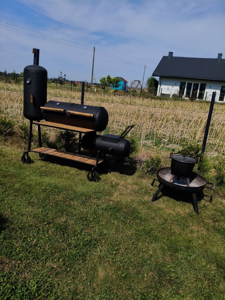 Grill z wędzarnią kociołek palenisko/ ognisko