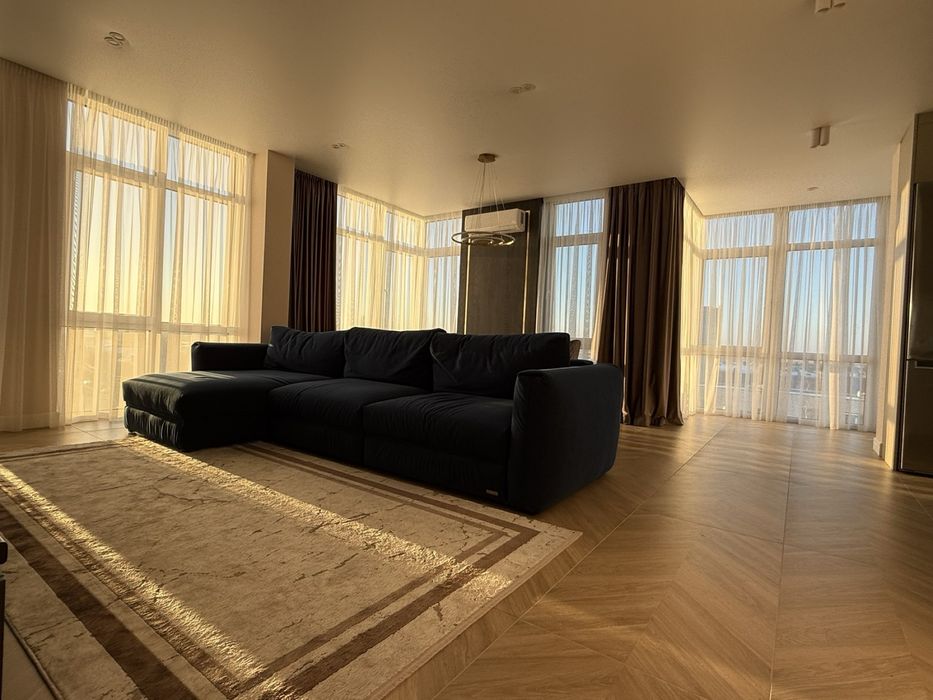 Оренда! Стильна 1-кімнатна + кухня-вітальня.