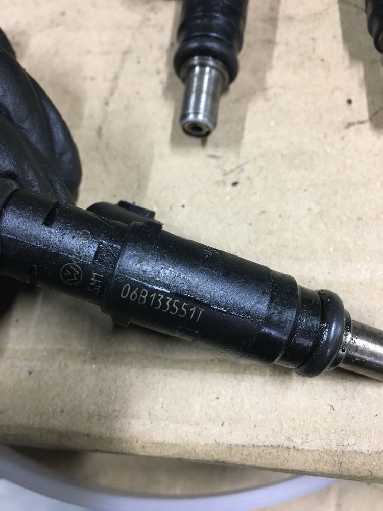 Форсунка Audi A4 B6 B7 A6 C5 \ Volkswagen Passat B5 2.0 БЕНЗИН.