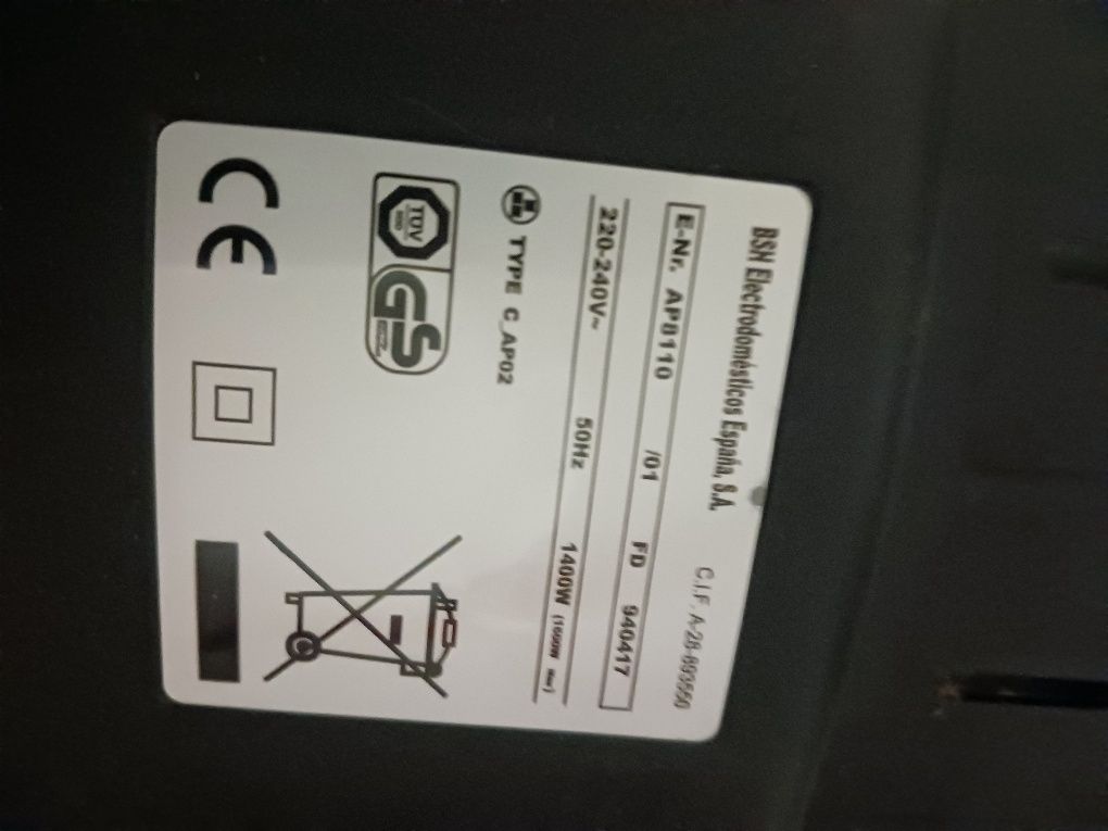 Aspirador ufesa  com os acessórios