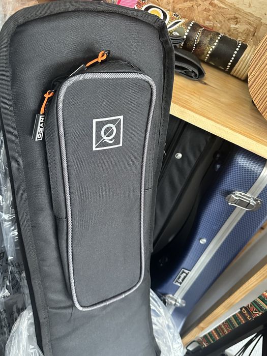 Baixo marcus Miller V3