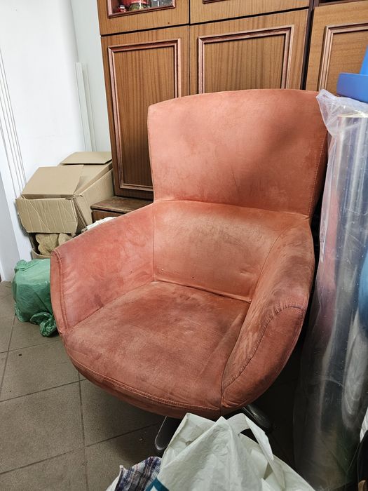 Designerski fotel obrotowy w kolorze cooper jak Ariel Blush vintage