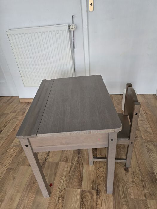 Biurko SUNDVIK szare dla dzieki ikea