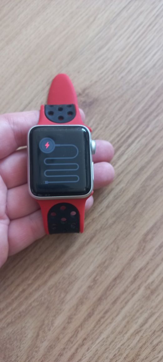 Apple Watch smartwatch zablokowany,  stan bardzo dobry