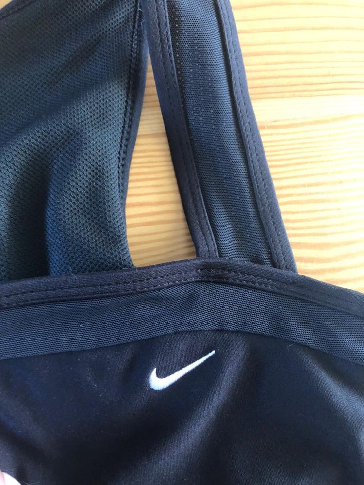 майка спортивная топ для фитнеса спортзала Nike L-XL оригинал