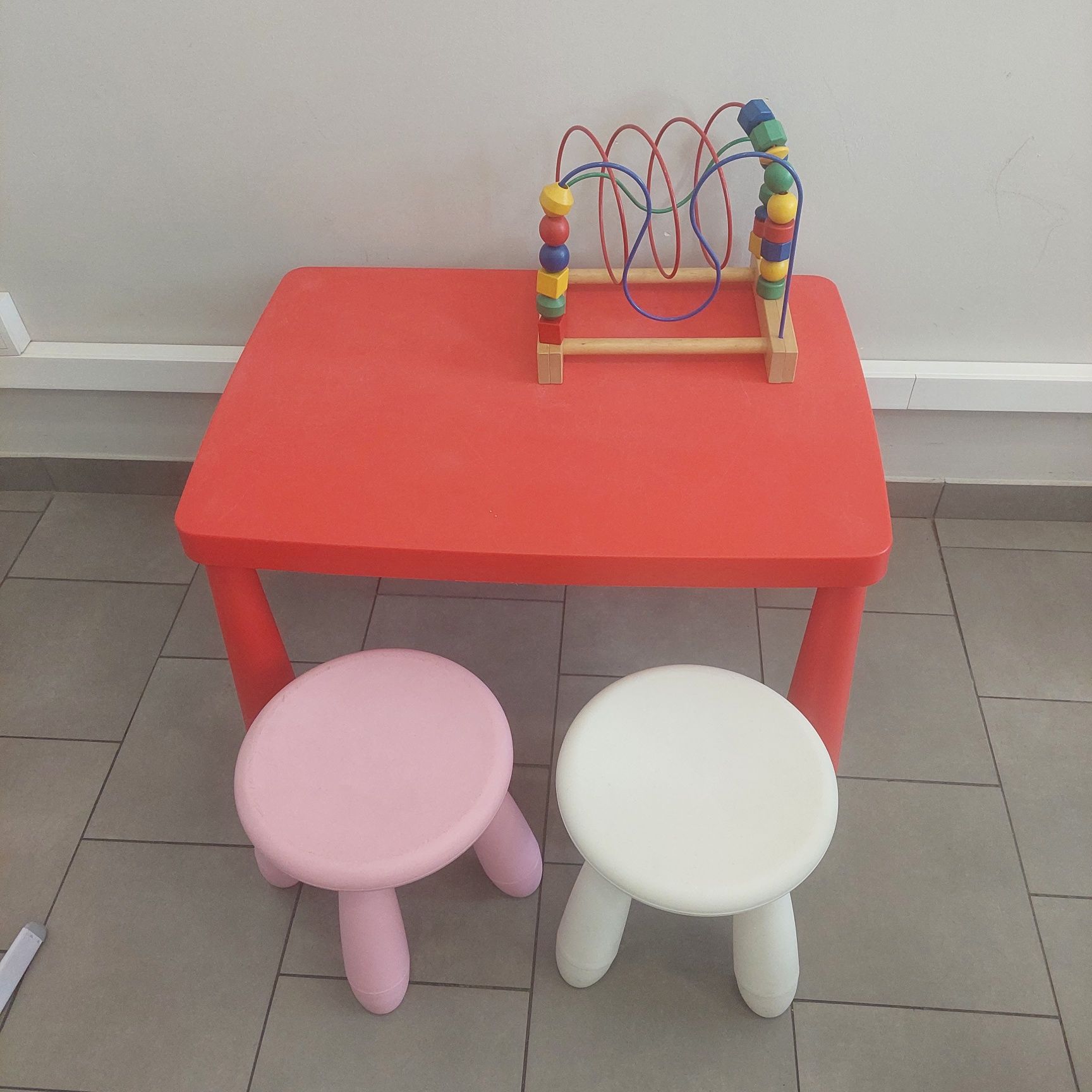Stolik i krzesełka dziecięce Mamut ikea