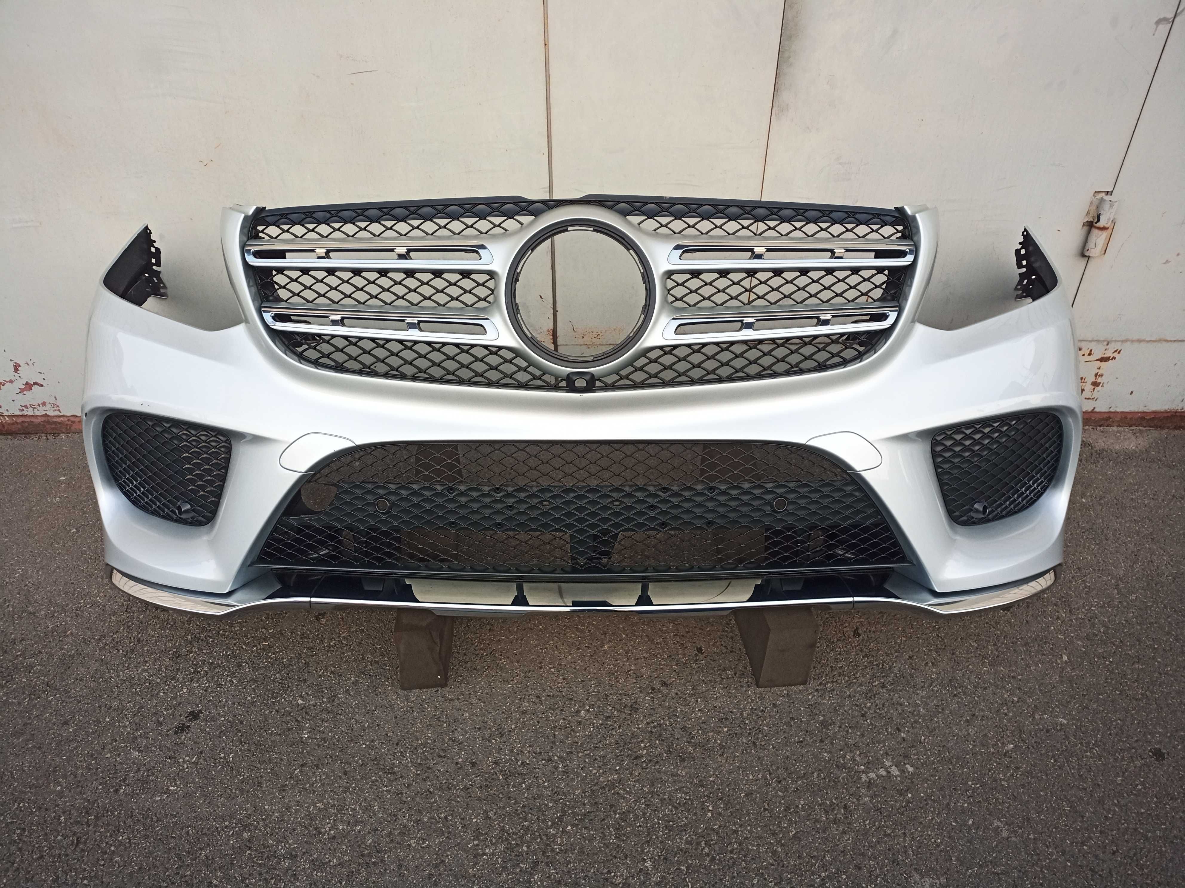 Бампер AMG для Mercedes GLX в кузові X166 Номер A1668851900