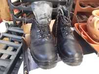 Botas biqueira aço Portugal 41 pouco uso mau visual ainda duram muito