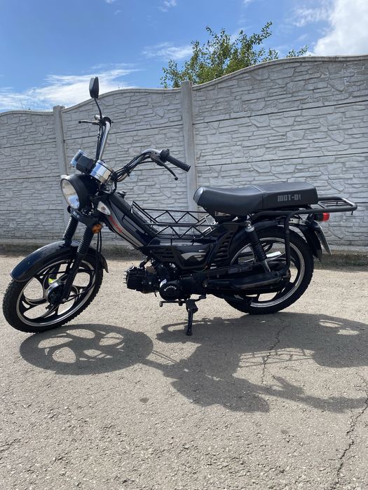 Продам мустанг мт110-1