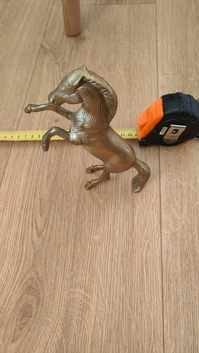 Mosiężna figurka konia