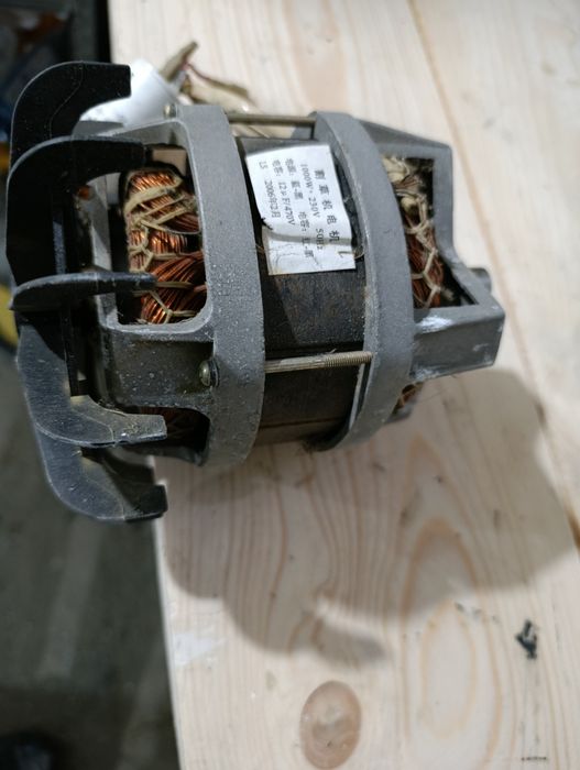 Двигун 1000 вт до газонокосарки