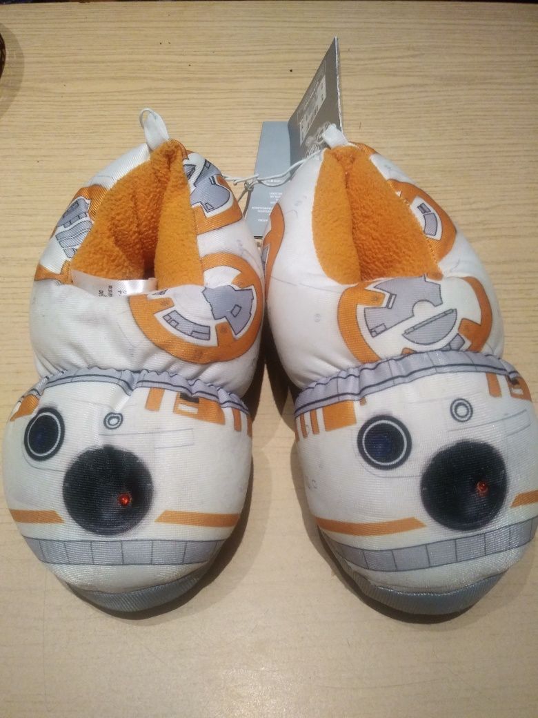 Nowe kapcie dziecięce STAR WARS BB8 r.28