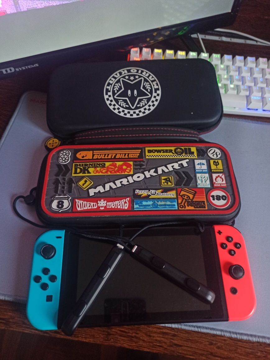 Nintendo Switch com acessórios (Desbloqueavel)