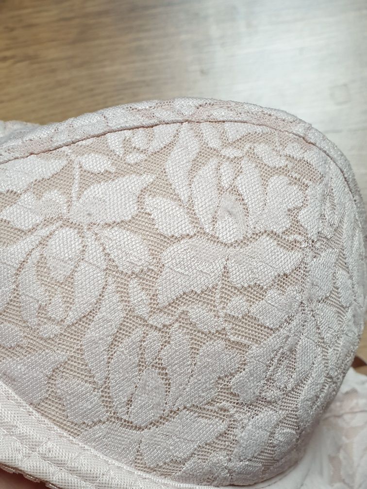 Biustonosz półusztywniany na fiszbinach Lauma lingerie