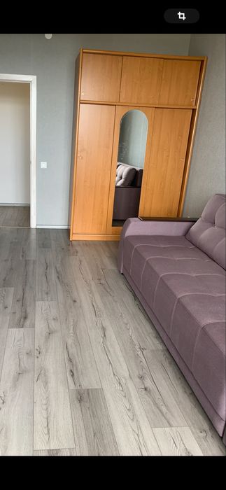 Не дорого продам шафу з антресолями та тумбочку.