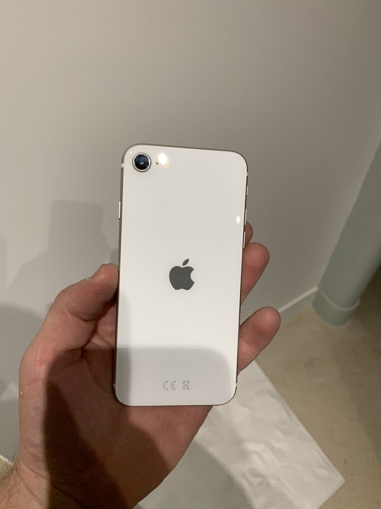 IPhone SE айфон 2020