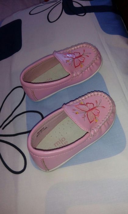 Мокасини, туфлі для дівчинки