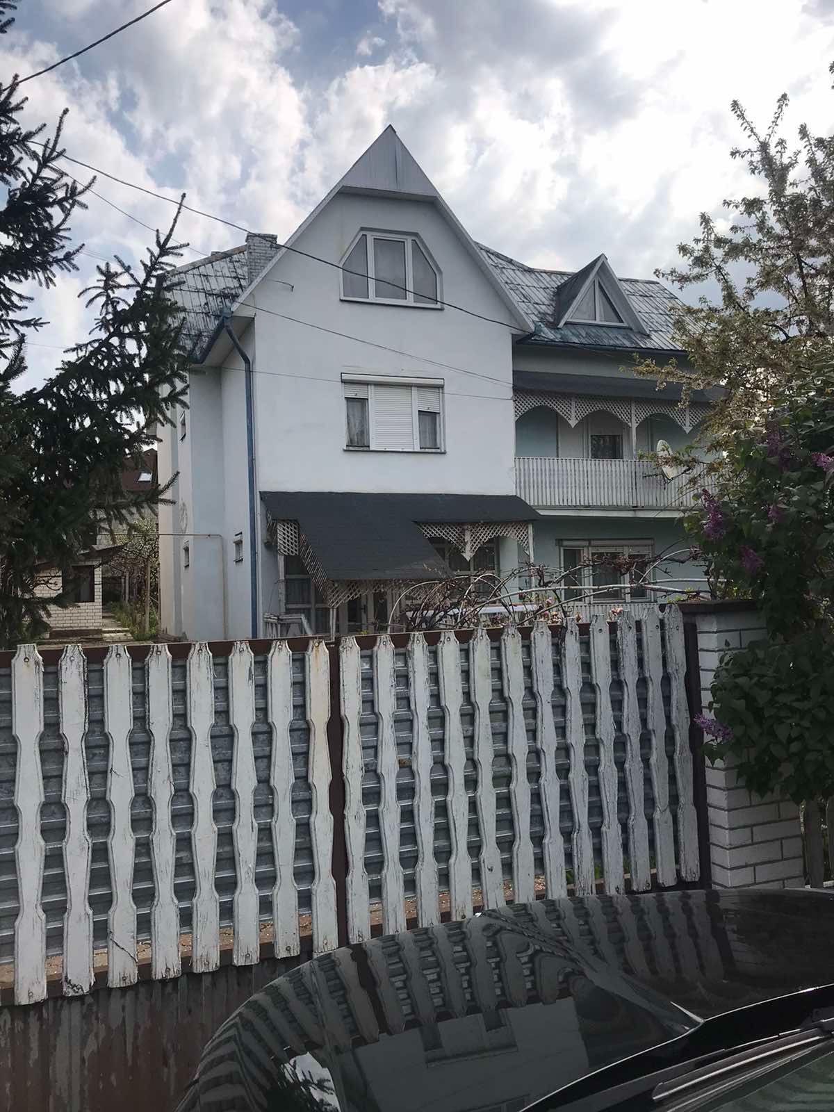 Великий будинок в Ужгороді