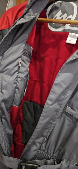 Fato de neve adolescente