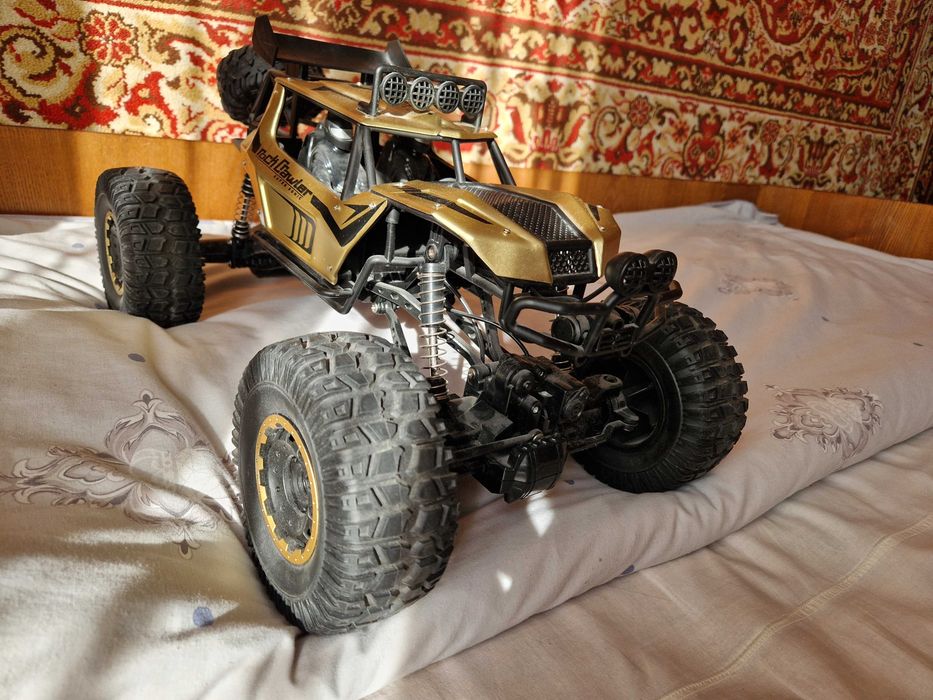 Радиомашинка Rock Crawler