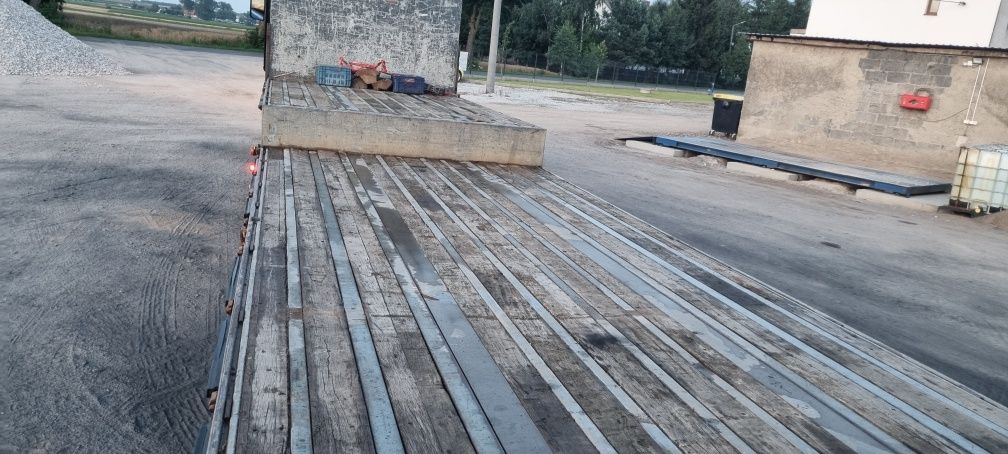 Naczepa leci trailer niskopodwoziowa niskopodwozie jumbo burtowa