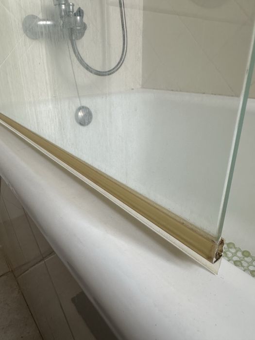 Resguardo de banheira com vidro temperado