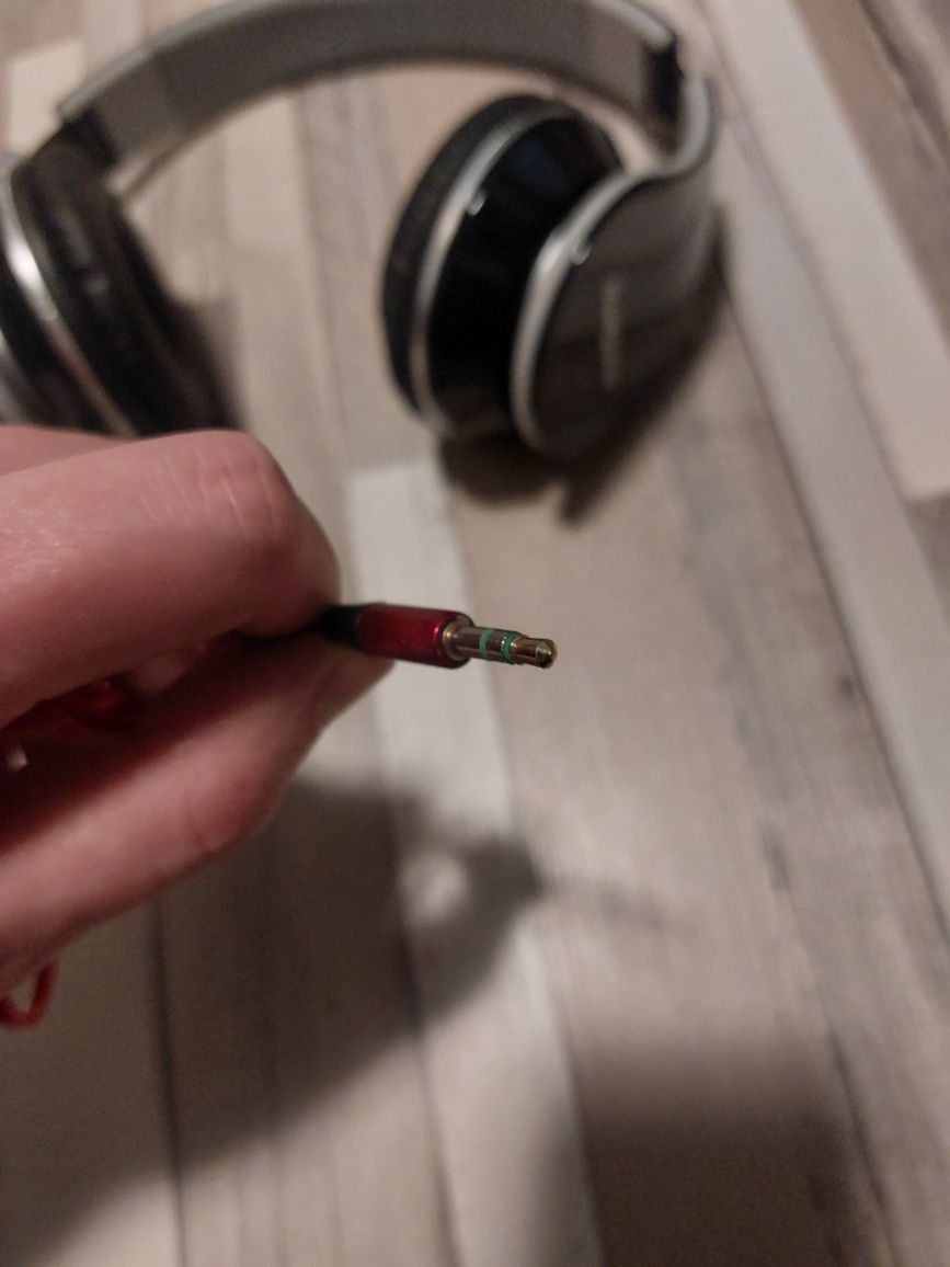 Słuchawki przewodowe nauszne - jack3,5mm czarne
