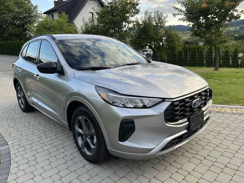 Ford Kuga ESCAPE Najnowsza wersja, duży wyświetlacz
