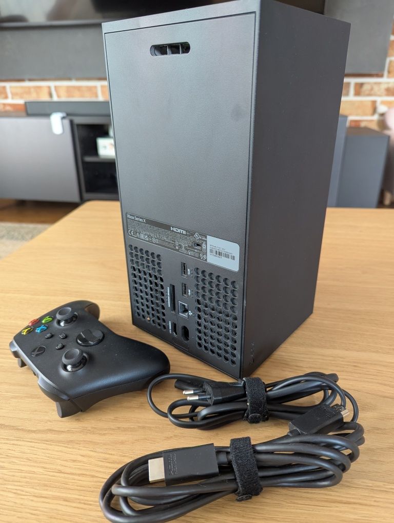 Konsola Xbox Series X + Akcesoria