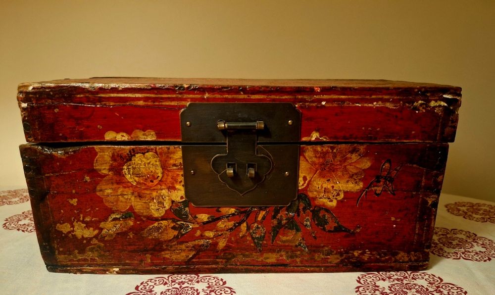 Vendem caixas antigas