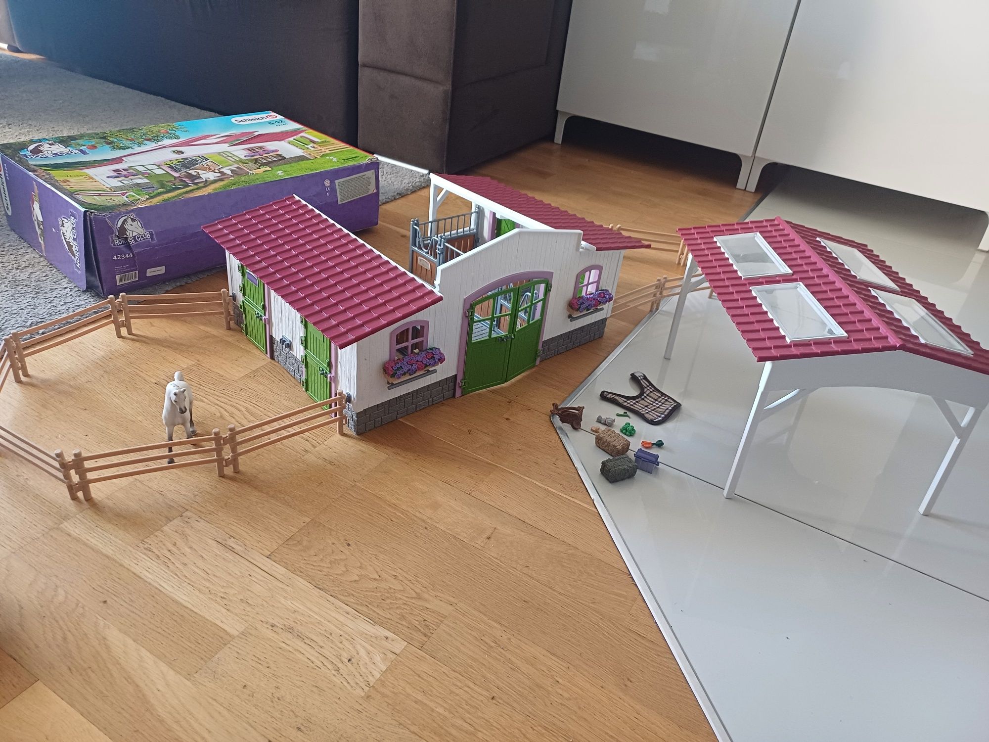 Stajnia Schleich 42344