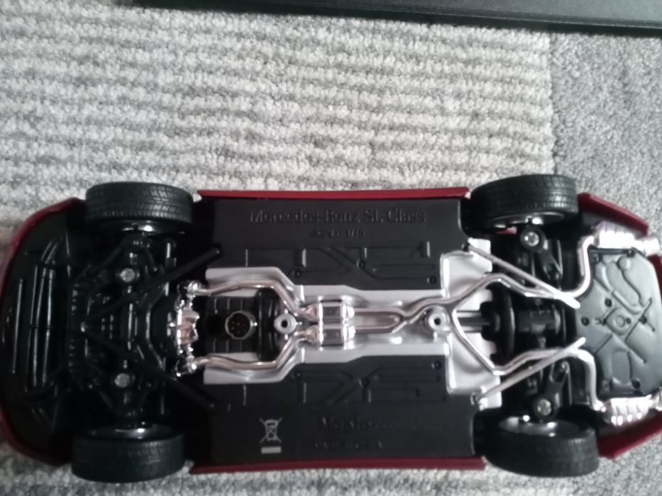 Mercedes SL R230 1:18