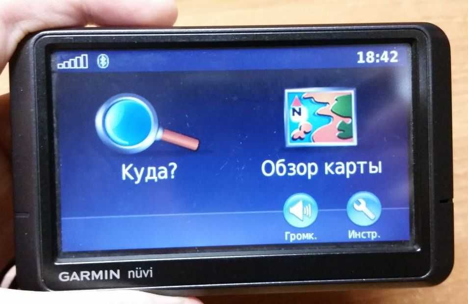 GPS навигатор Garmin Nuvi 215W + зарядное в прикуриватель