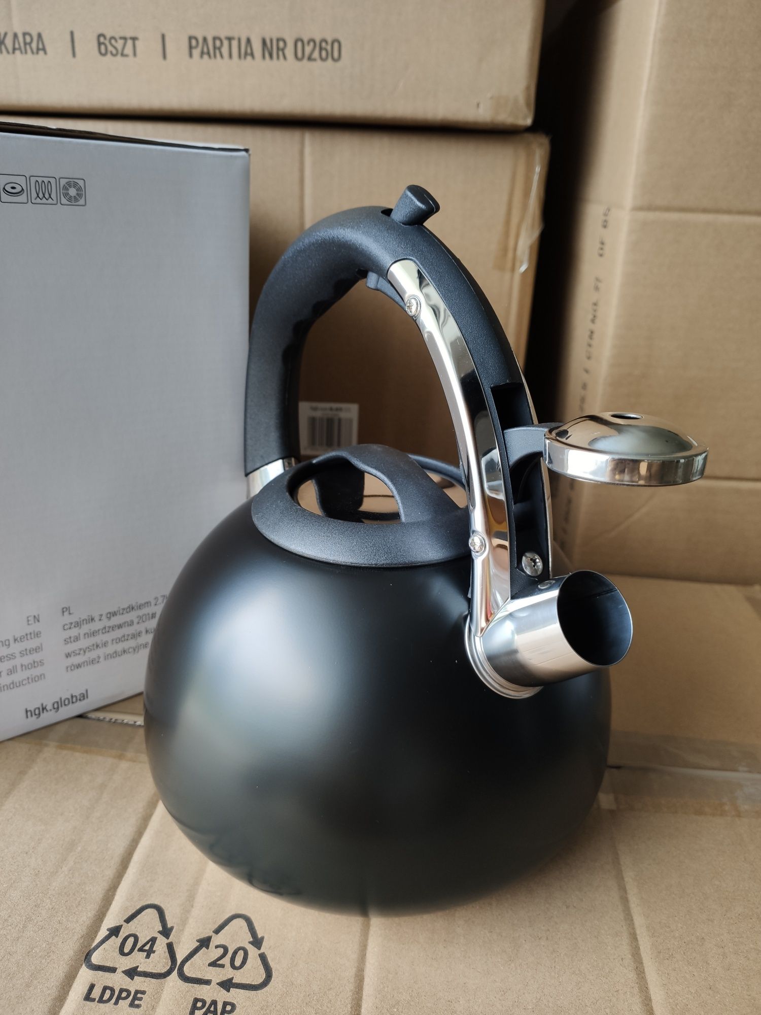Nowy czajnik z gwizdkiem,2.7L, czarny (rysa,Kara black 1