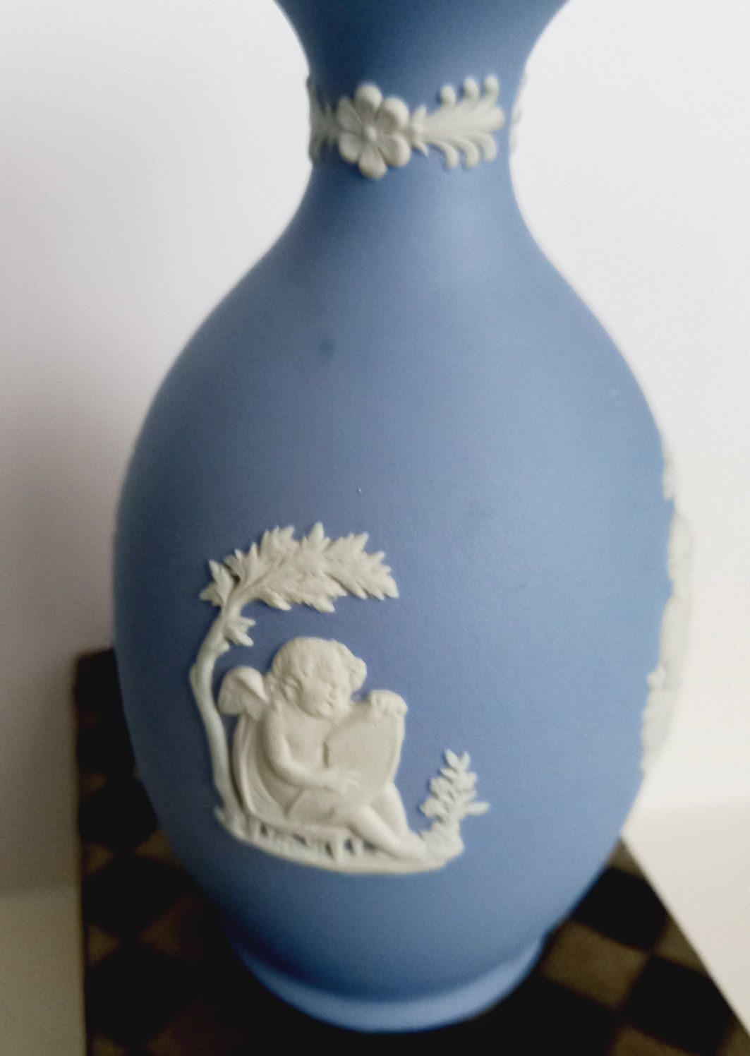 Wazon WEDGWOOD Jasperware blue