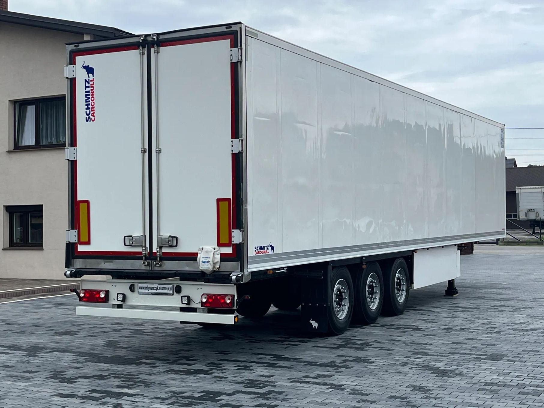 Schmitz Cargobull SCB / CHŁODNIA/ THERMO KING elektr-spalinowy/ MULTITEMPERATURA / DOPPELSTOCK / CONTINENTAL 80% / NOWE HAMULCE/ KOSZ PALETOWY  / OŚ PODNOSZONA/ OKAZJA